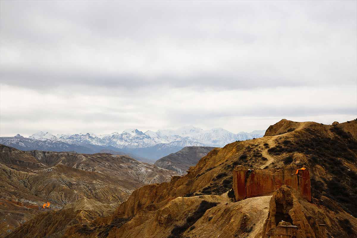 Mountains in mustang